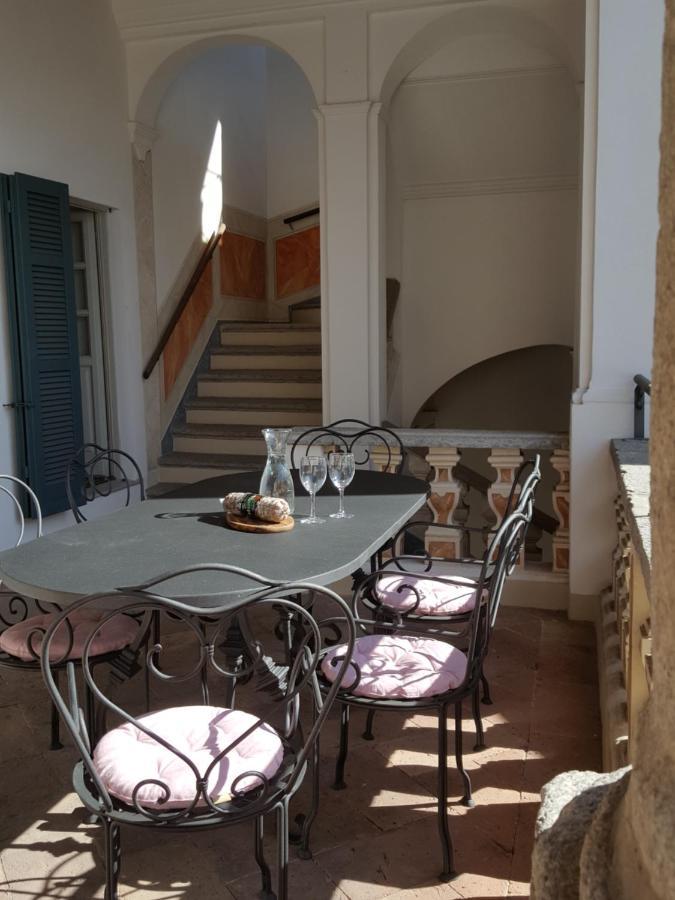 Villa Maghetti - Modernized Flat In Historic Palazzo In The Center Of Luino Exterior foto