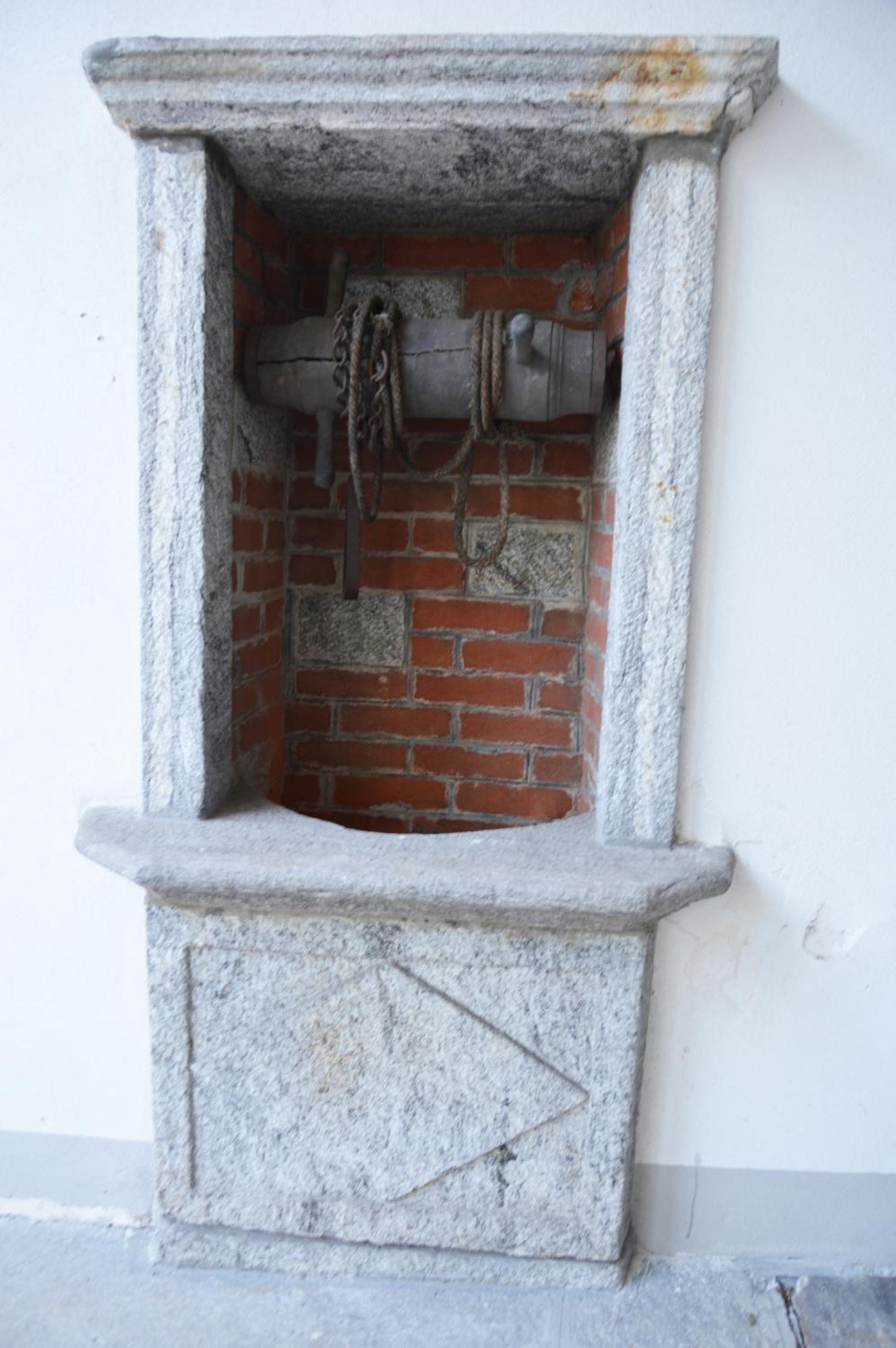 Villa Maghetti - Modernized Flat In Historic Palazzo In The Center Of Luino Exterior foto